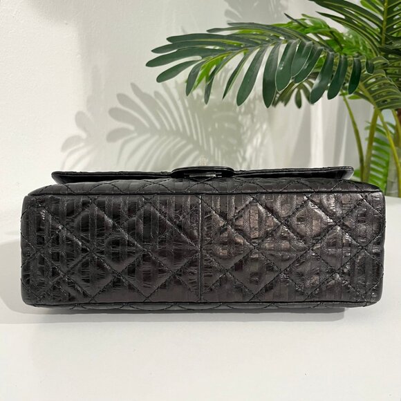 Chanel Black Striped Calfskin 2.55 Reissue 226 Double Flap Bag - Picture 5 of 15